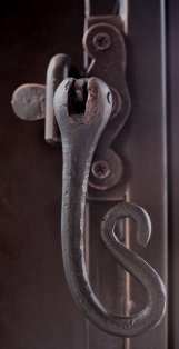Decorative cast iron latch